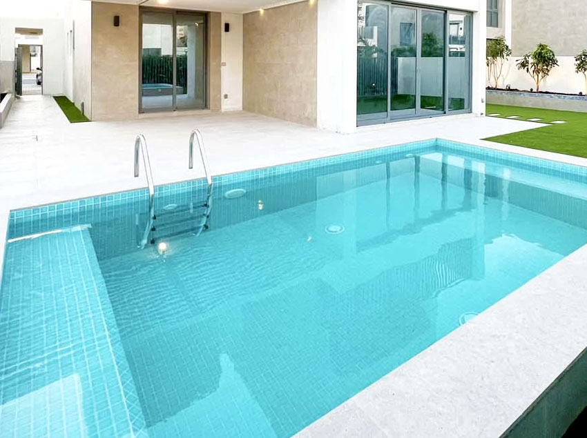 Luxury-Swimming-pool